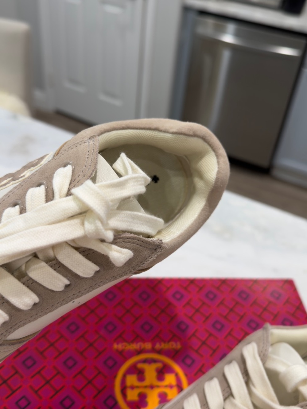 Tory Burch Beige  leather Logo Low-Top Sneakers - Picture 9 of 10